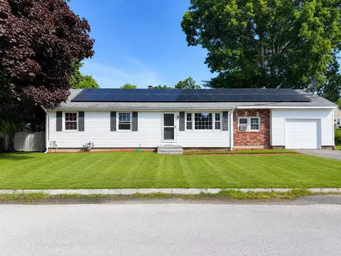 3 Sioux Ave, Nashua, NH 03063