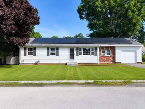 3 Sioux Ave, Nashua, NH 03063