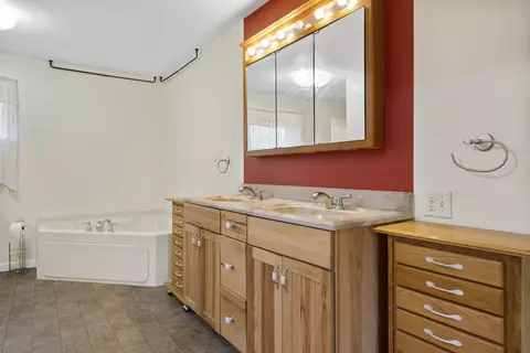 Bath - 397 Wentworth Rd, Lunenburg, VT 05906 photo 2 of 4