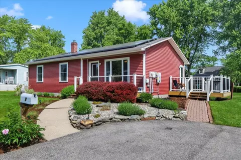 7 Courtney Dr, Vergennes, VT 05491