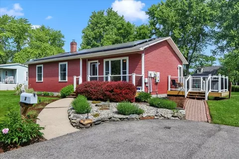 7 Courtney Dr, Vergennes, VT 05491