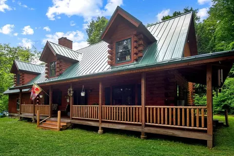 482 E Dover Rd, Wardsboro, VT 05355