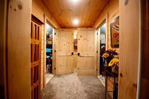 Entry Way - 482 E Dover Rd, Wardsboro, VT 05355 photo 5 of 6