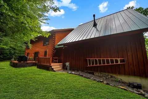 Exterior - 482 E Dover Rd, Wardsboro, VT 05355 photo 2 of 10