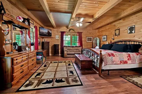 Bedroom - 482 E Dover Rd, Wardsboro, VT 05355 photo 2 of 8