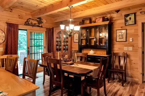 Dining - 482 E Dover Rd, Wardsboro, VT 05355 photo 1 of 2