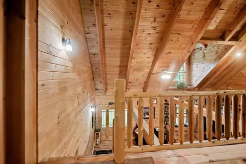 Entry Way - 482 E Dover Rd, Wardsboro, VT 05355 photo 4 of 6