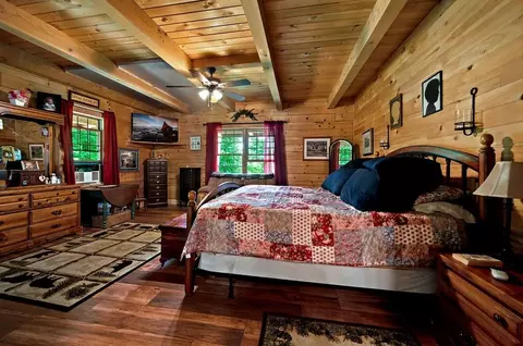 Bedroom - 482 E Dover Rd, Wardsboro, VT 05355 photo 1 of 8
