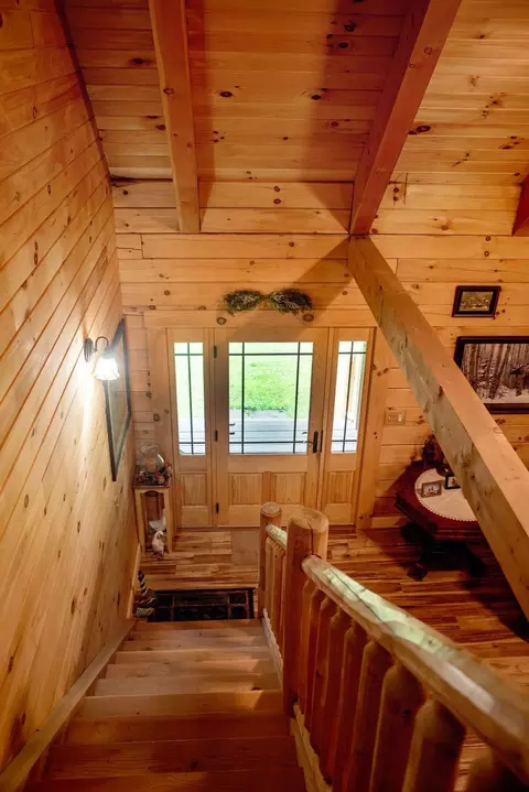 Entry Way - 482 E Dover Rd, Wardsboro, VT 05355 photo 2 of 6