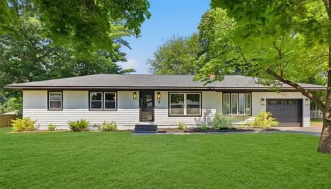 3 Sycamore St, Hudson, NH 03051