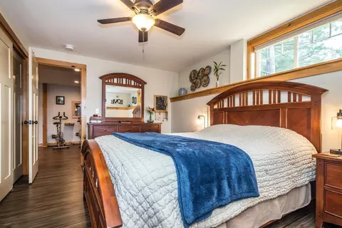 Bedroom - 2996 Rte 30 N, Bomoseen, VT 05732 photo 3 of 6