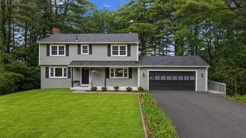 29 Dickens St, Nashua, NH 03062