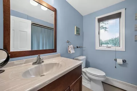 Bath - 9 Stowecroft Dr, Hampton, NH 03842 photo 2 of 3