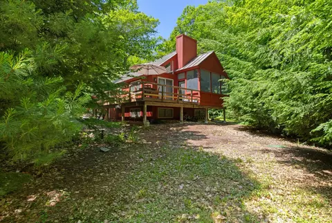 Exterior - 2 Draper Mill Rd, Grantham, NH 03753 photo 7 of 10