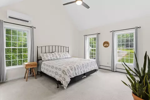 Bedroom - 49 Wallace Dr, Dover, NH 03820 photo 1 of 8