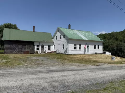 10 Rodimon Ln, Piermont, NH 03779