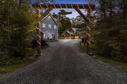 Exterior - 36 Beaver St, Winhall, VT 05340 photo 3 of 10