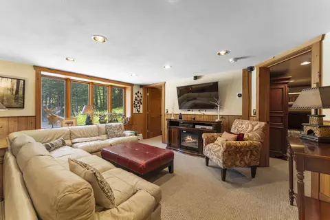 Living - 36 Beaver St, Winhall, VT 05340 photo 5 of 6