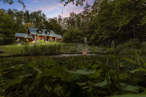 Exterior - 36 Beaver St, Winhall, VT 05340 photo 4 of 10