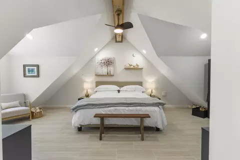 Bedroom - 36 Beaver St, Winhall, VT 05340 photo 1 of 7