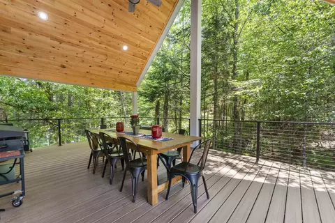 Exterior - 36 Beaver St, Winhall, VT 05340 photo 6 of 10