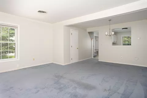 Living - 331 Cedar Ln, Williston, VT 05495 photo 3 of 4