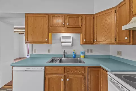 Kitchen - 63 River Rd, Underhill, VT 05489 photo 5 of 6