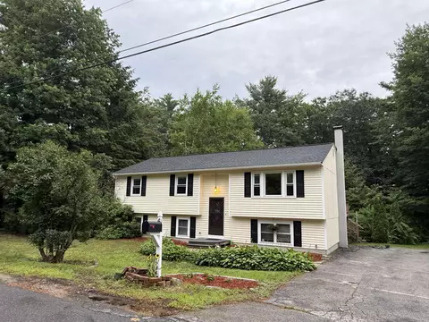 17 Power St, Raymond, NH 03077