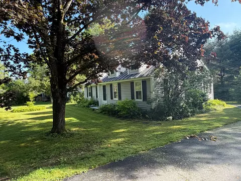 87 Fairground Rd, Springfield, VT 05156