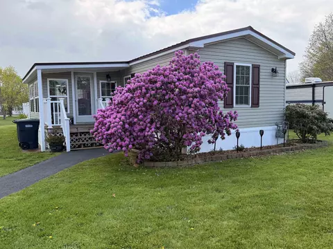 37 James Cir, St. Albans Town, VT 05478