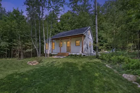 15 S Hidden Lake Rd, Stoddard, NH 03464