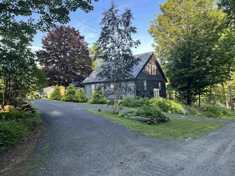 412 Hall Ranch Rd, Grafton, VT 05146