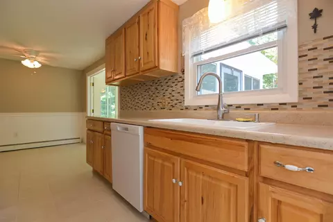 73 Brown Hill Rd, Hampstead, NH 03826