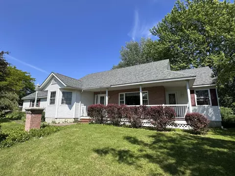 255 Maquam Shore Rd, Swanton, VT 05488