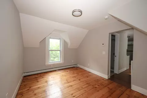 Bedroom - 449 W River Rd, Hooksett, NH 03106 photo 4 of 8