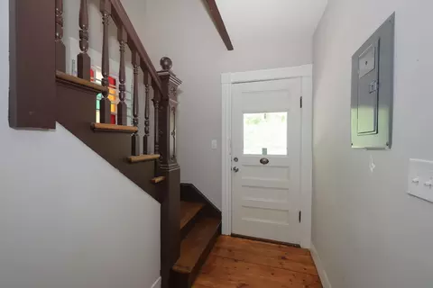 Entry Way - 449 W River Rd, Hooksett, NH 03106 photo 2 of 4
