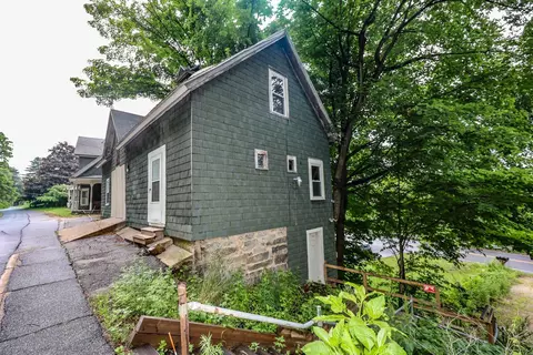 449 W River Rd, Hooksett, NH 03106