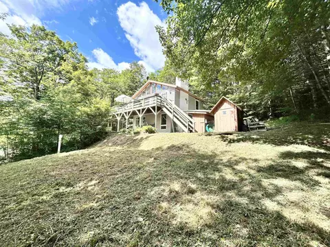 631 Oberdorf Ave, Readsboro, VT 05350