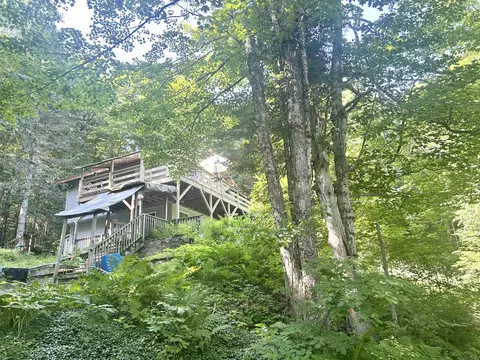 631 Oberdorf Ave, Readsboro, VT 05350