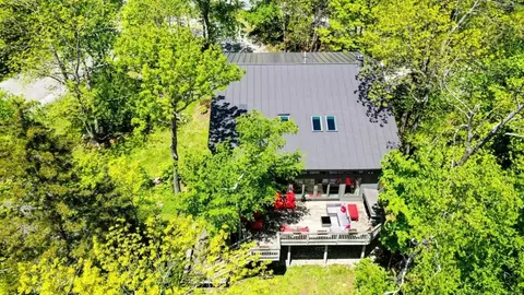 20 Blackberry Ln, Peru, VT 05152