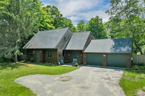 558 Province Rd, Belmont, NH 03220