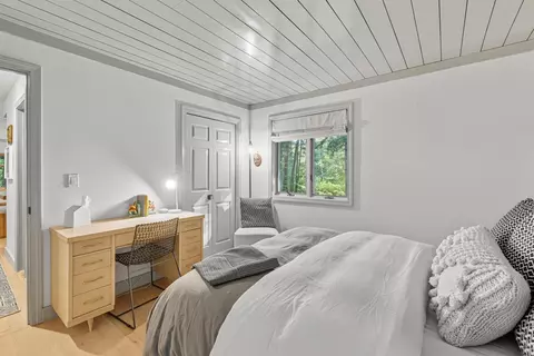 Bedroom - 429 Rolling Ridge Rd, Bartlett, NH 03812 photo 5 of 7