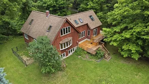 15 Polygraphic Ln, Bennington, VT 05257