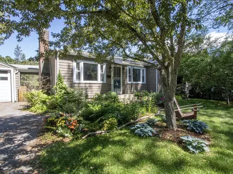 36 Elsom Pkwy, South Burlington, VT 05403