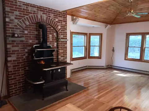 220 Grandview Rd, Conway, NH 03818