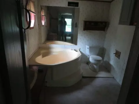 Bath - 229 Longmoore Dr, Ryegate, VT 05042 photo 1 of 2