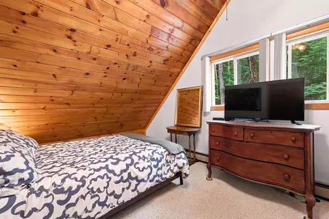 Bedroom - 43 Eidelweiss Dr, Madison, NH 03849 photo 6 of 9