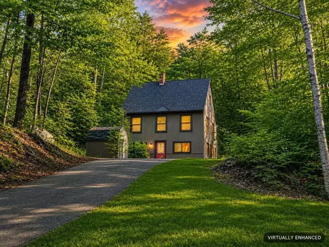 149 Alpstrausse, Intervale, NH 03845