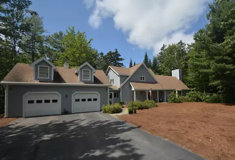 19 Walton Heath Dr, Grantham, NH 03753
