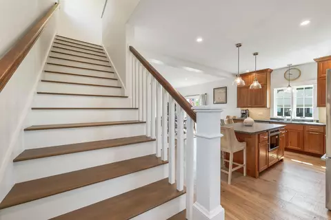 Entry Way - 46 King St, Wolfeboro, NH 03894 photo 5 of 5